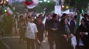 جشن خیابان امام رضایی ها در قلب تهران